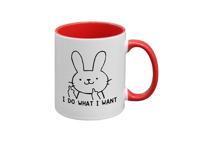 Mug en céramique blanc et rouge avec dessin lapin doigt d'honneur et inscription "I do what I want"