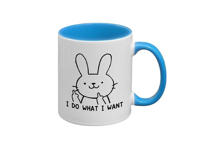 Mug blanc et bleu "Je fais ce que je veux" et motif lapin doigt d'honneur