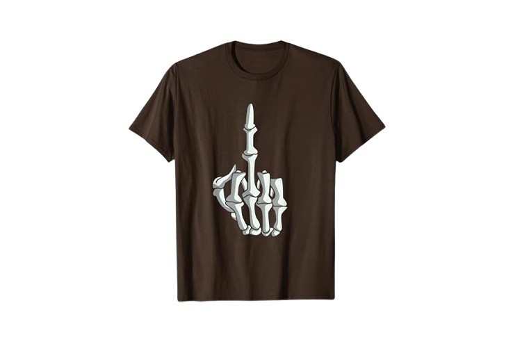 Tshirt marron fun avec main de squelette doigt d'honneur homme