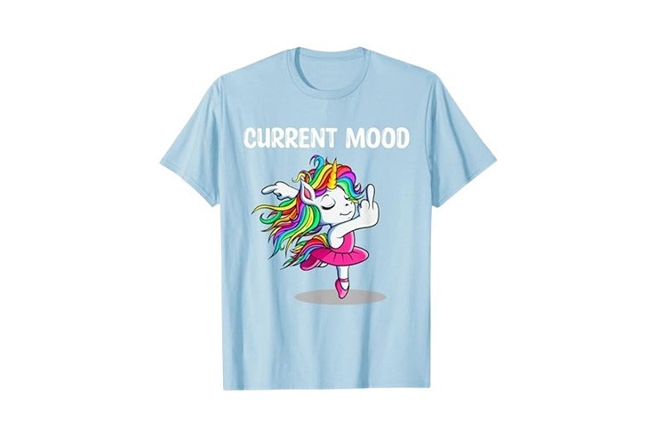 Tee-shirt homme bleu ciel "current mood" motif licorne doigt d'honneur